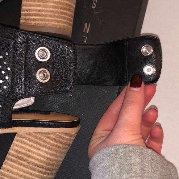 NWT Steven by Steve Madden Suzy Wedges, Size 8. - Picture 8 of 8